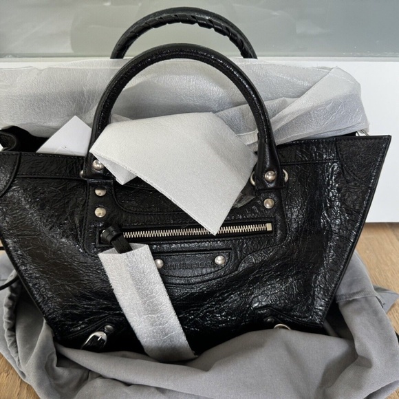 Balenciaga Neo Upside Down East-West Leather tote (BRAND NEW) - Picture 2 of 6